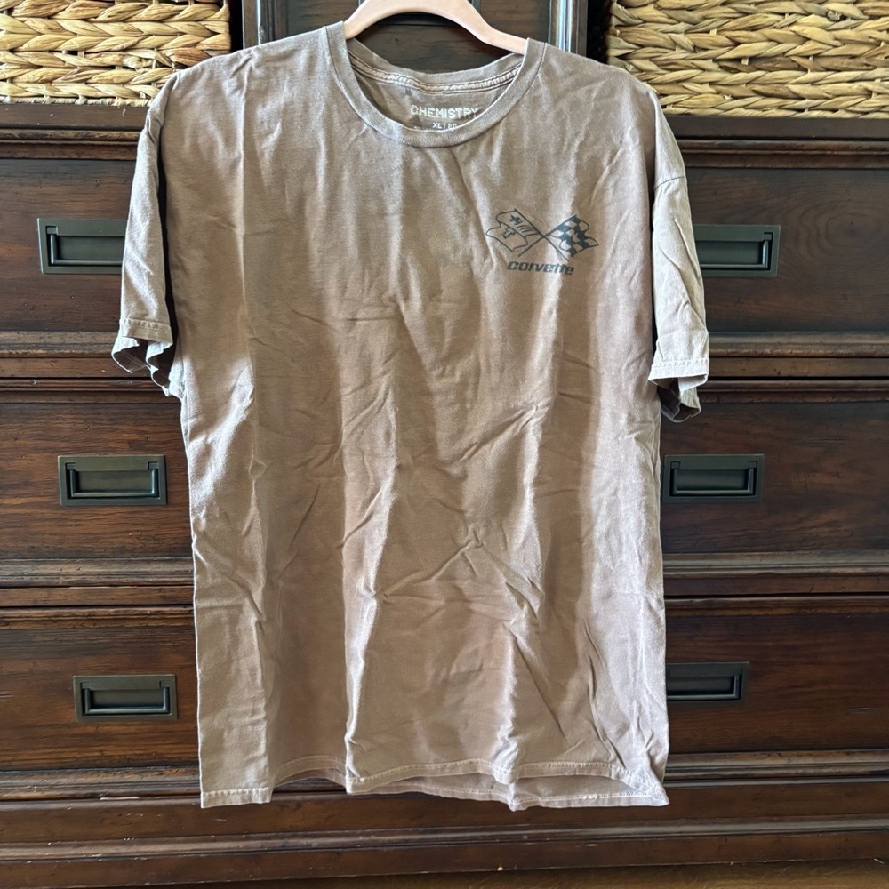 Chemistry Brown Corvette short sleeve Graphic Tee in size XL